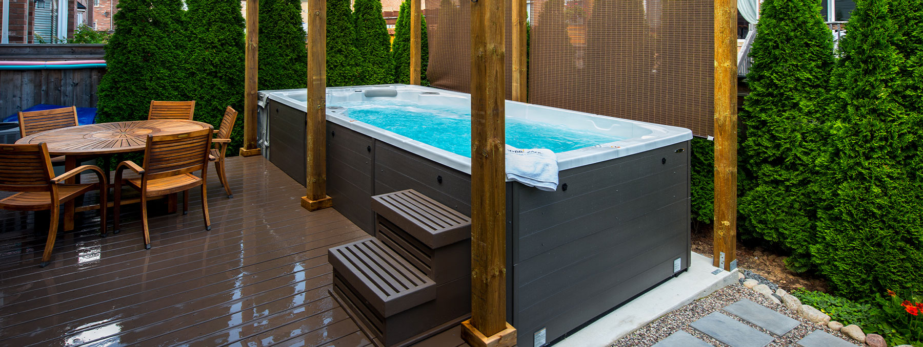 What is the energy consumption of a swim spa and are there energy-saving features available?
