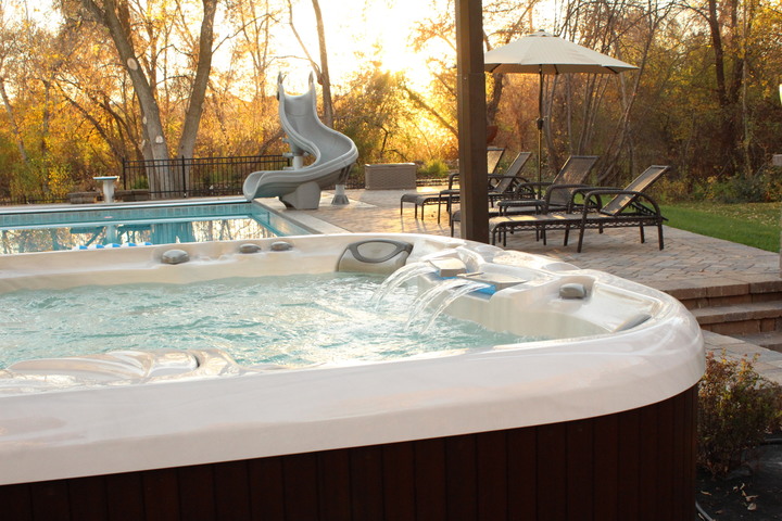 Easy (and Cheap!) Hot Tub Cleaning Essentials