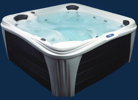 Sundance® Spas Splash Series - The hot tub dealers at Great Bay Spa & Sauna explain the pros and cons of plug-and-play hot tubs