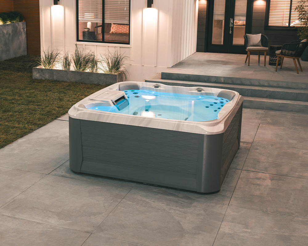 680™ Series Hot Tubs