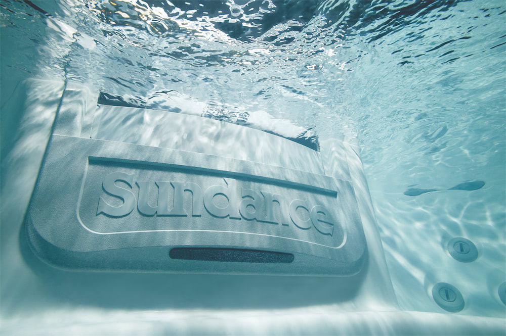 Sundance 880 underwater logo